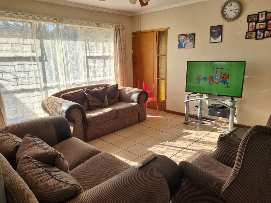 4 Bedroom Property for Sale in Pellissier Free State